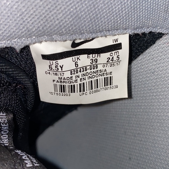 Nike- Air Force 1 Low LV8 GS 'Reflective Black' - Picture 8 of 9